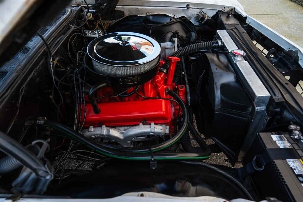 Chevrolet-Caprice-1968-2-Door-23