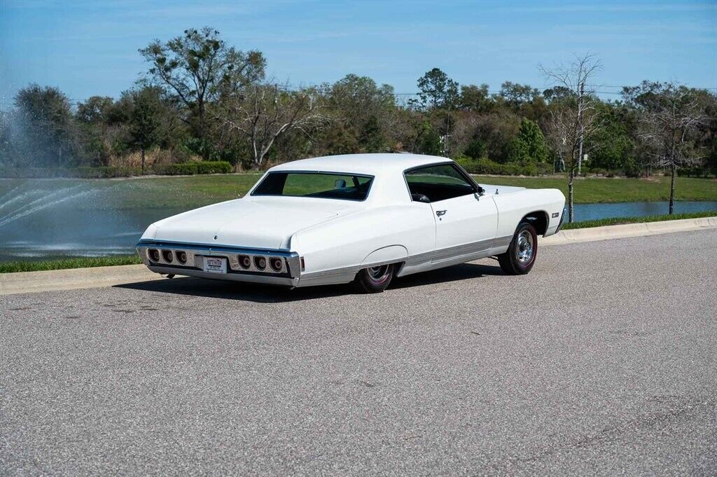 Chevrolet-Caprice-1968-2-Door-9