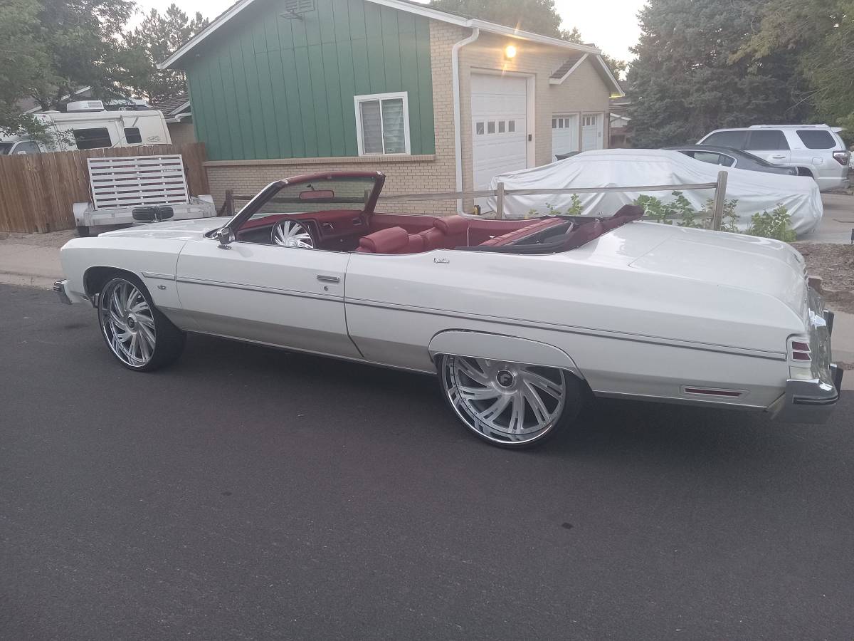 Chevrolet-Caprice-1975-white-1
