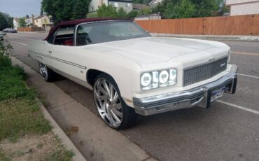 Chevrolet-Caprice-1975-white-4