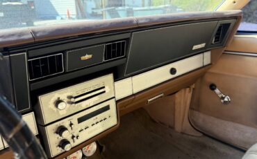 Chevrolet-Caprice-1984-custom-14