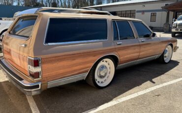 Chevrolet-Caprice-1984-custom-22