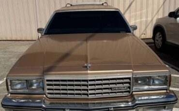 Chevrolet-Caprice-1984-custom-3