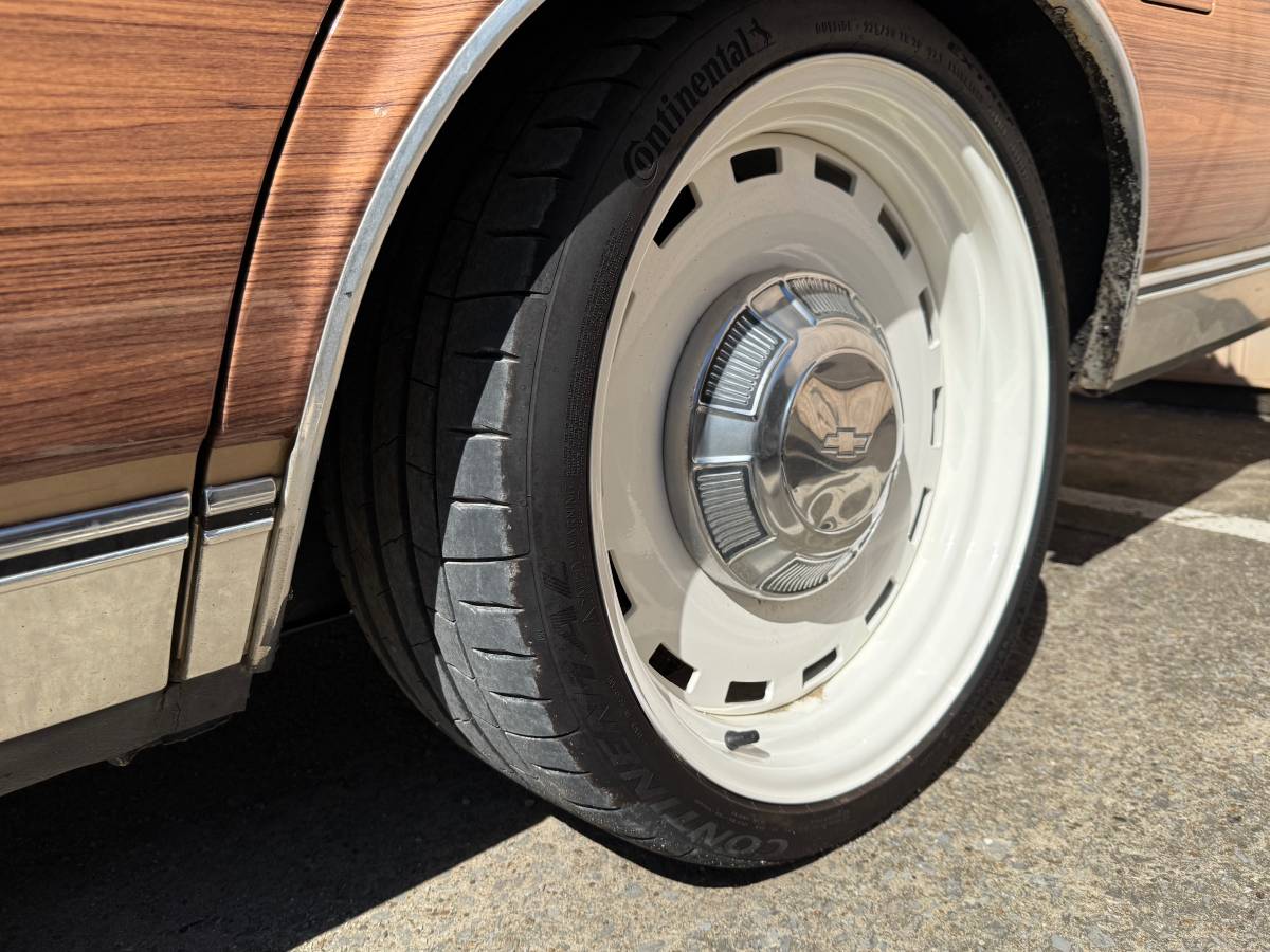 Chevrolet-Caprice-1984-custom-4