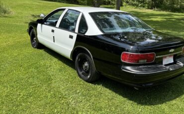 Chevrolet-Caprice-1995-Sedan-2