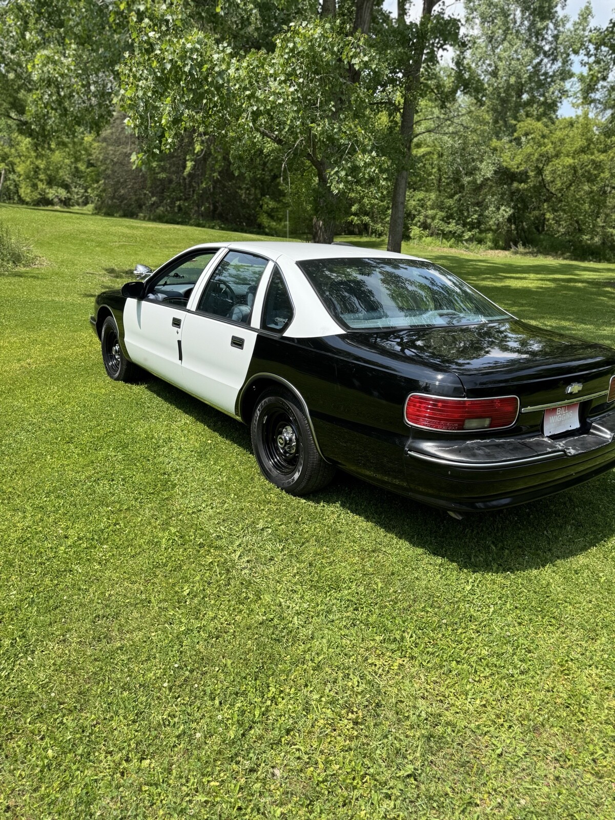 Chevrolet-Caprice-1995-Sedan-2
