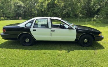 Chevrolet-Caprice-1995-Sedan
