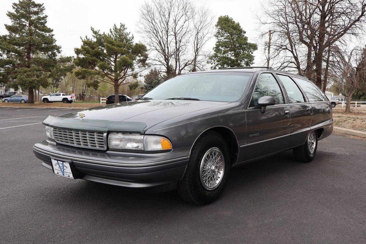Chevrolet-Caprice-base-1991-10