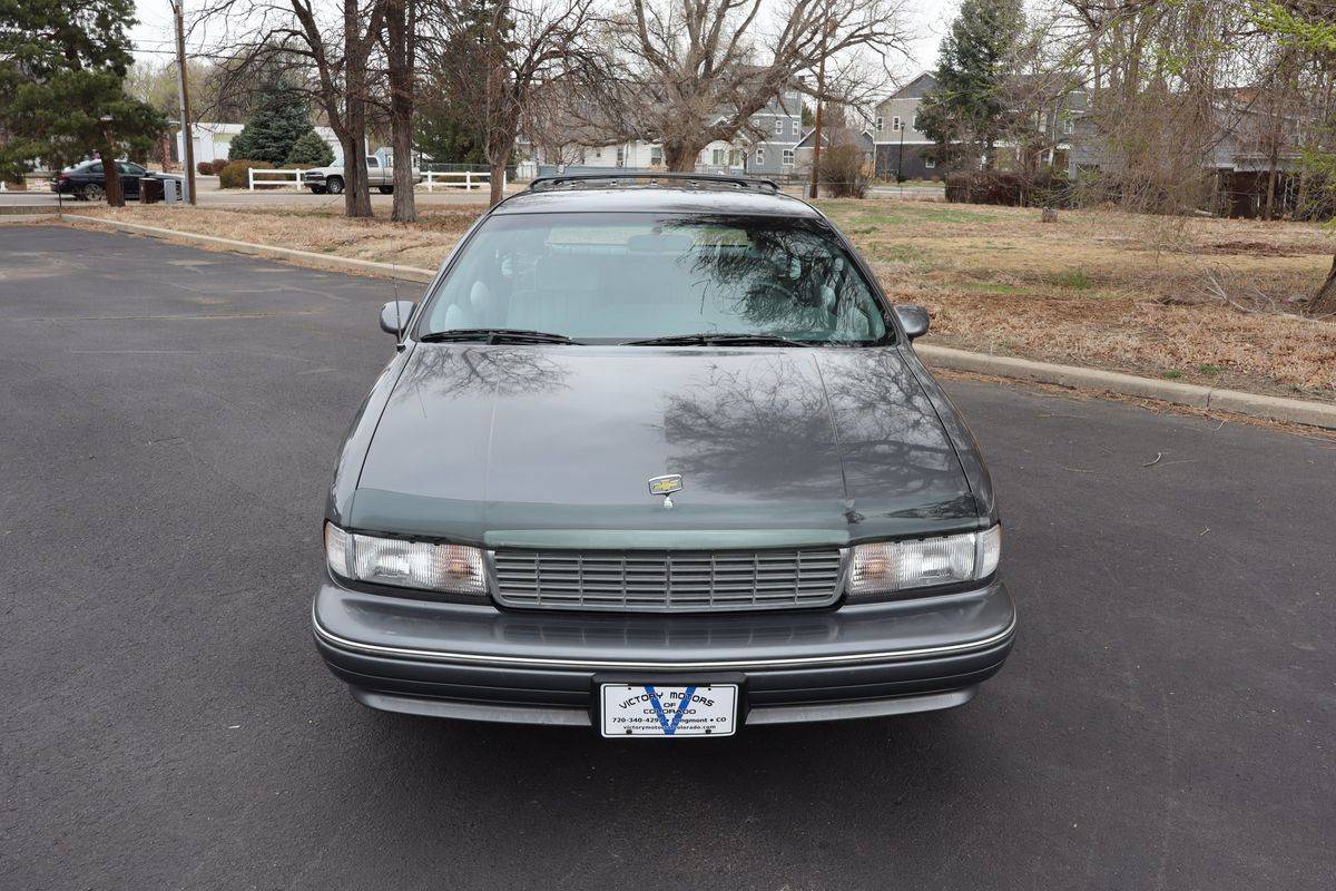 Chevrolet-Caprice-base-1991-11