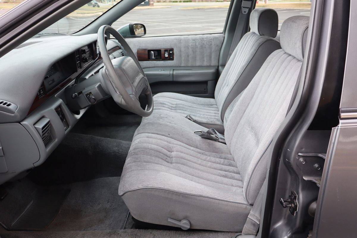 Chevrolet-Caprice-base-1991-16