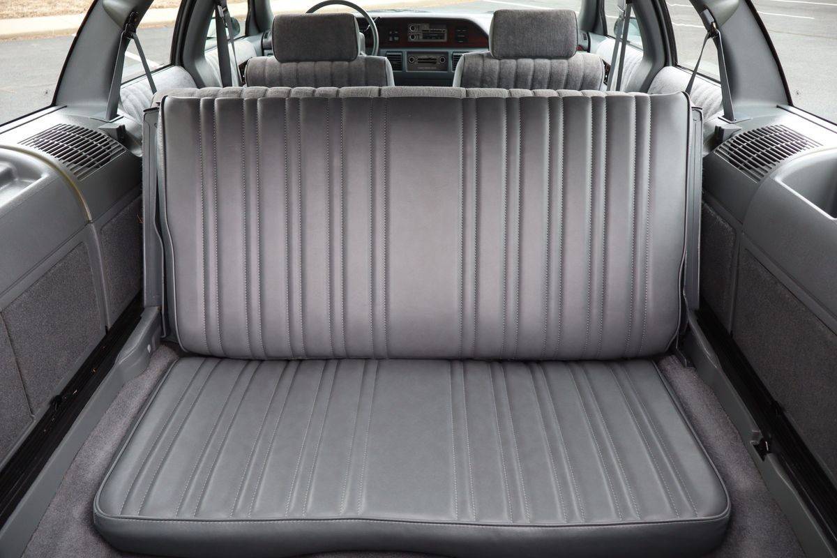 Chevrolet-Caprice-base-1991-18