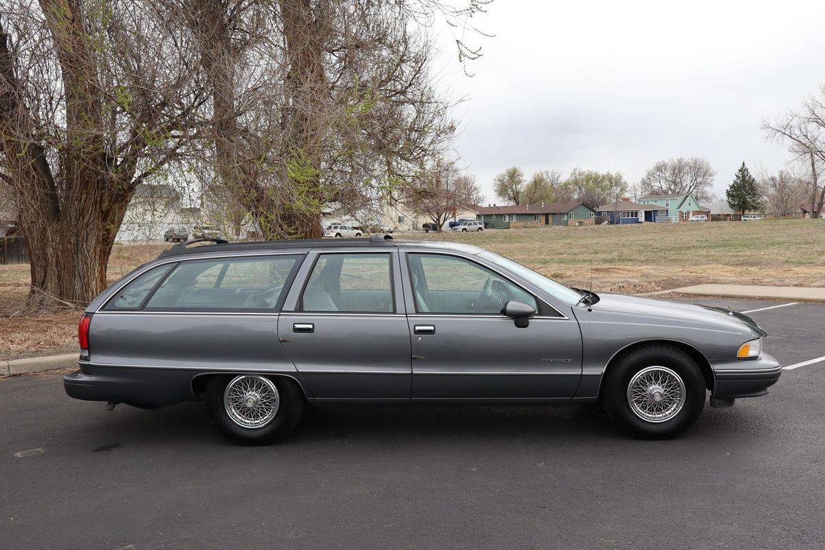 Chevrolet-Caprice-base-1991-2