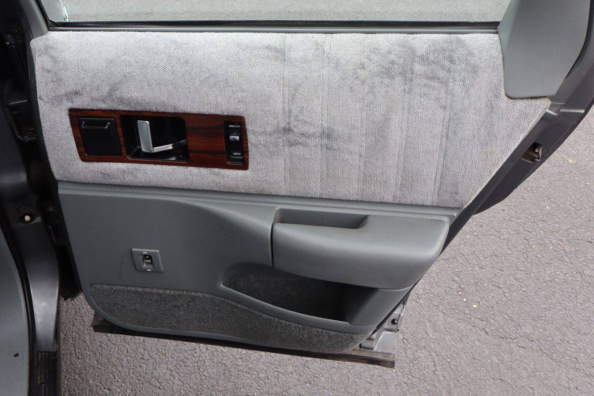 Chevrolet-Caprice-base-1991-22