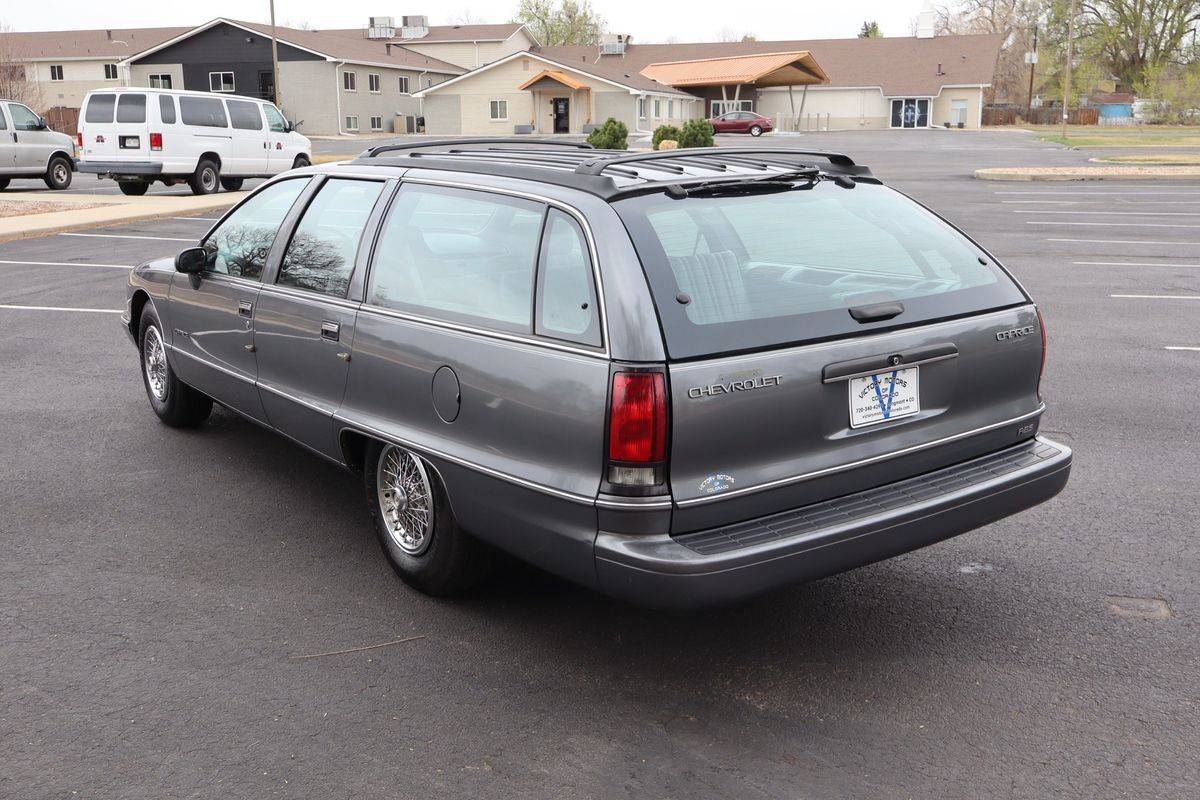 Chevrolet-Caprice-base-1991-6
