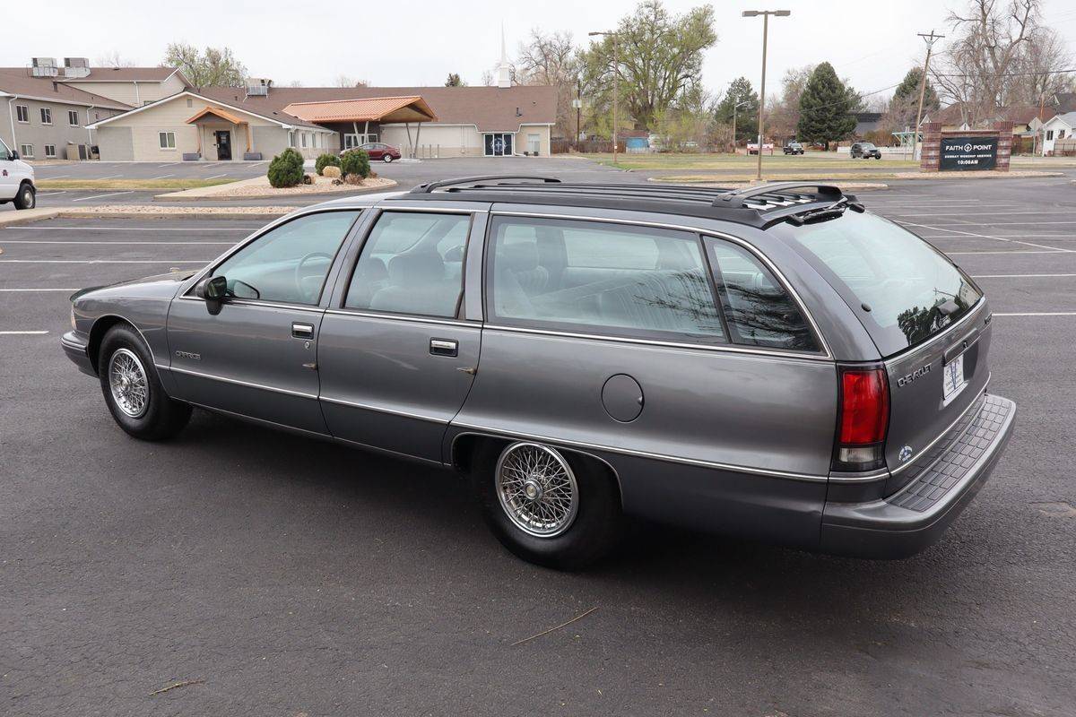 Chevrolet-Caprice-base-1991-7