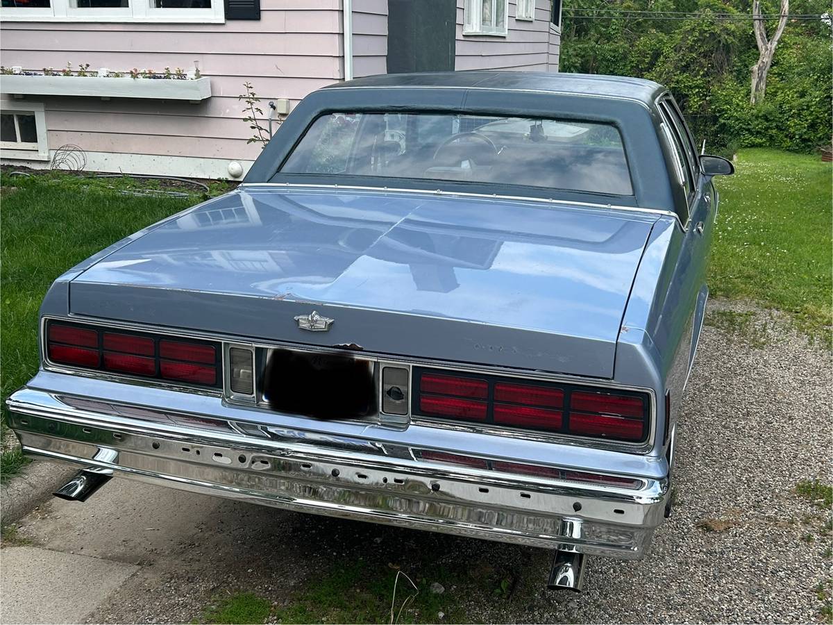 Chevrolet-Caprice-classic-1986-blue-1