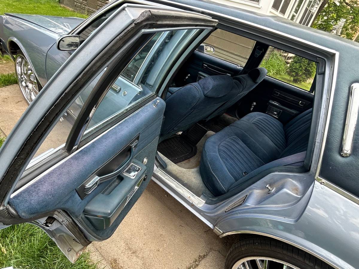 Chevrolet-Caprice-classic-1986-blue-10