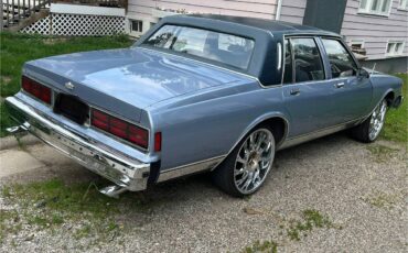 Chevrolet-Caprice-classic-1986-blue