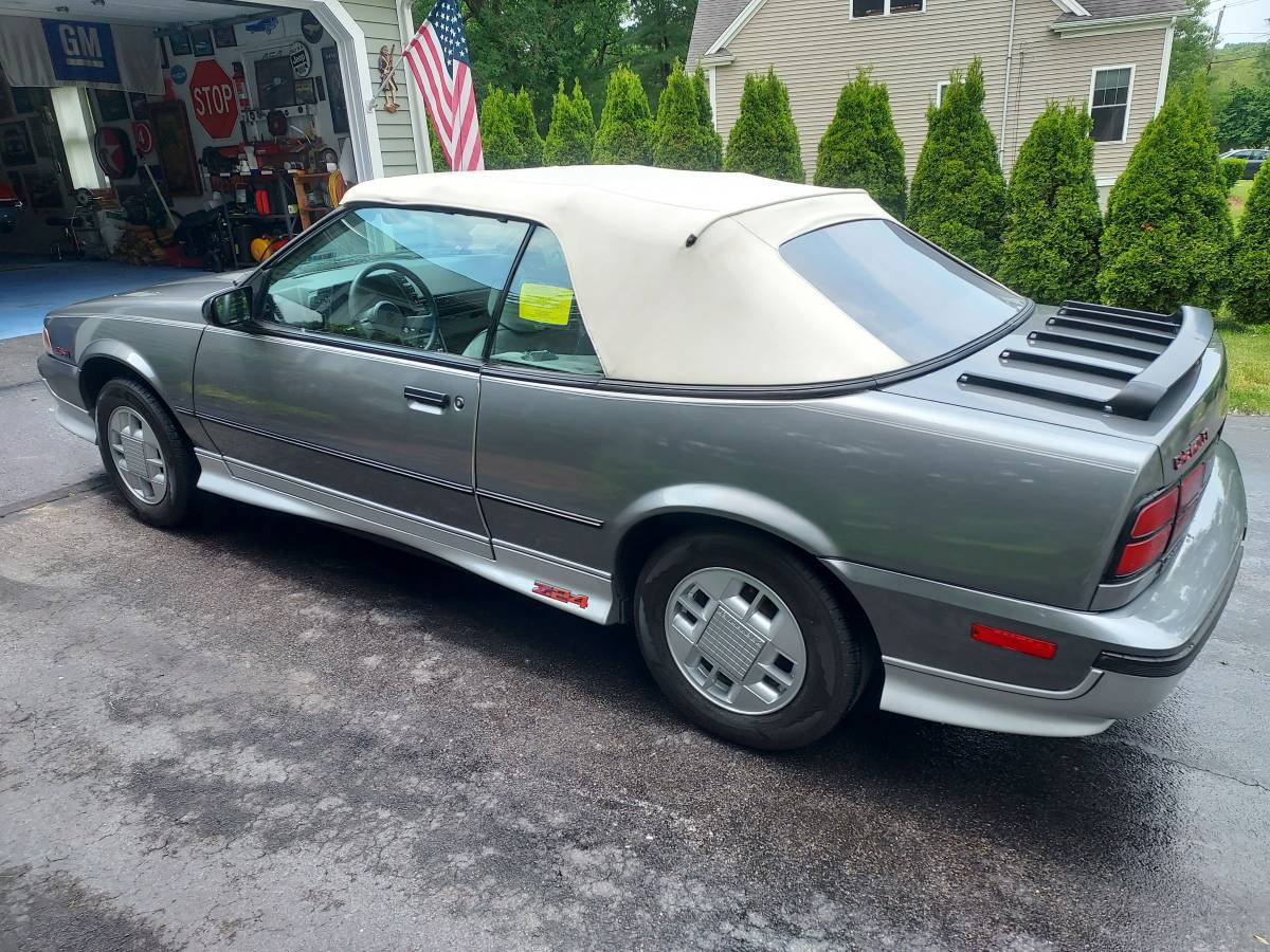 Chevrolet-Cavalier-z24-1988-grey-1