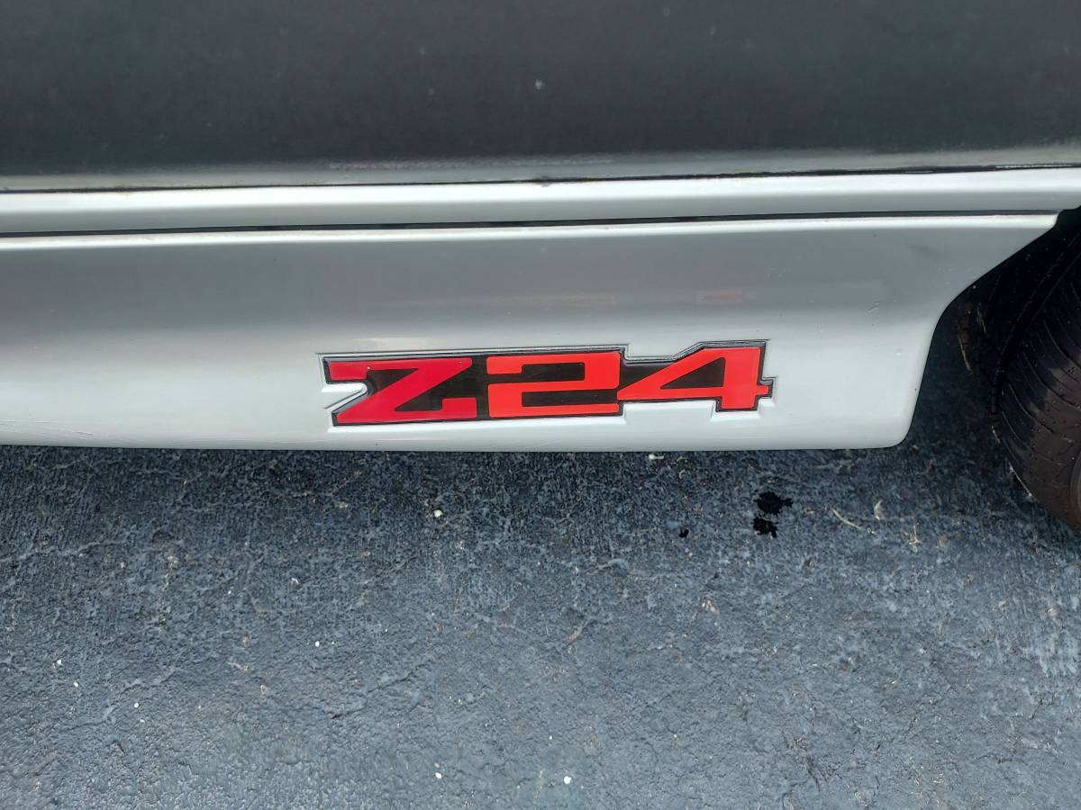 Chevrolet-Cavalier-z24-1988-grey-23