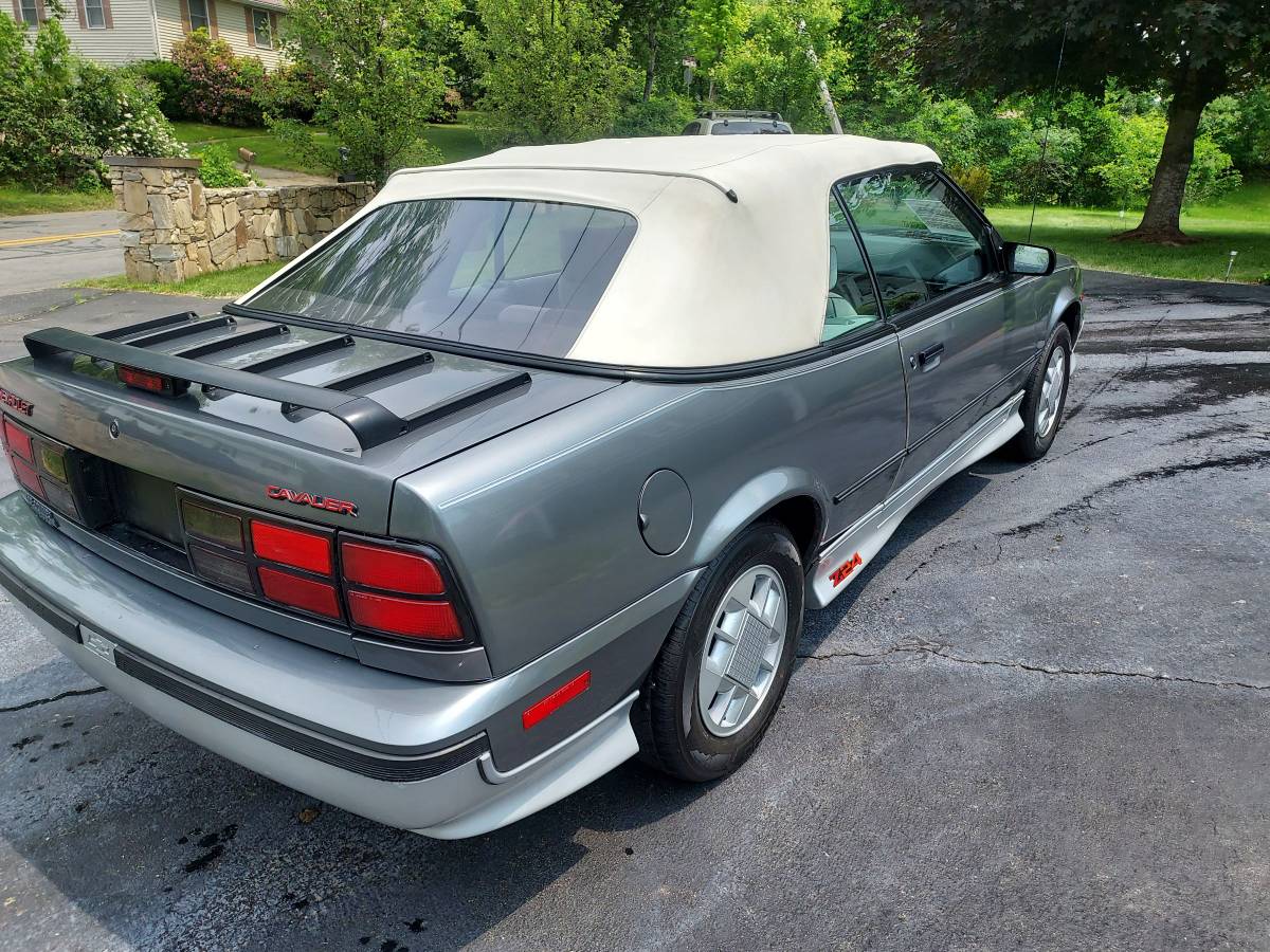 Chevrolet-Cavalier-z24-1988-grey-3
