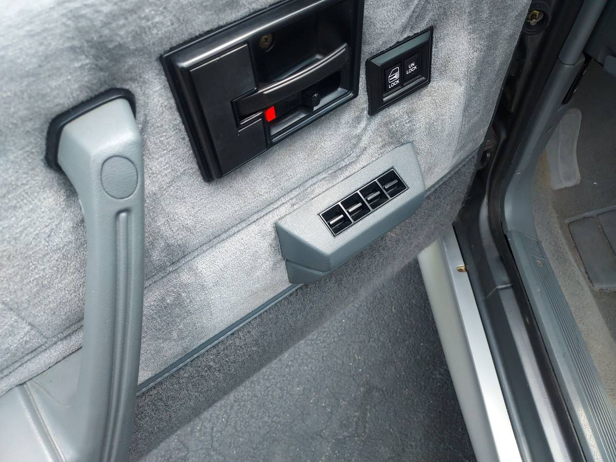 Chevrolet-Cavalier-z24-1988-grey-7