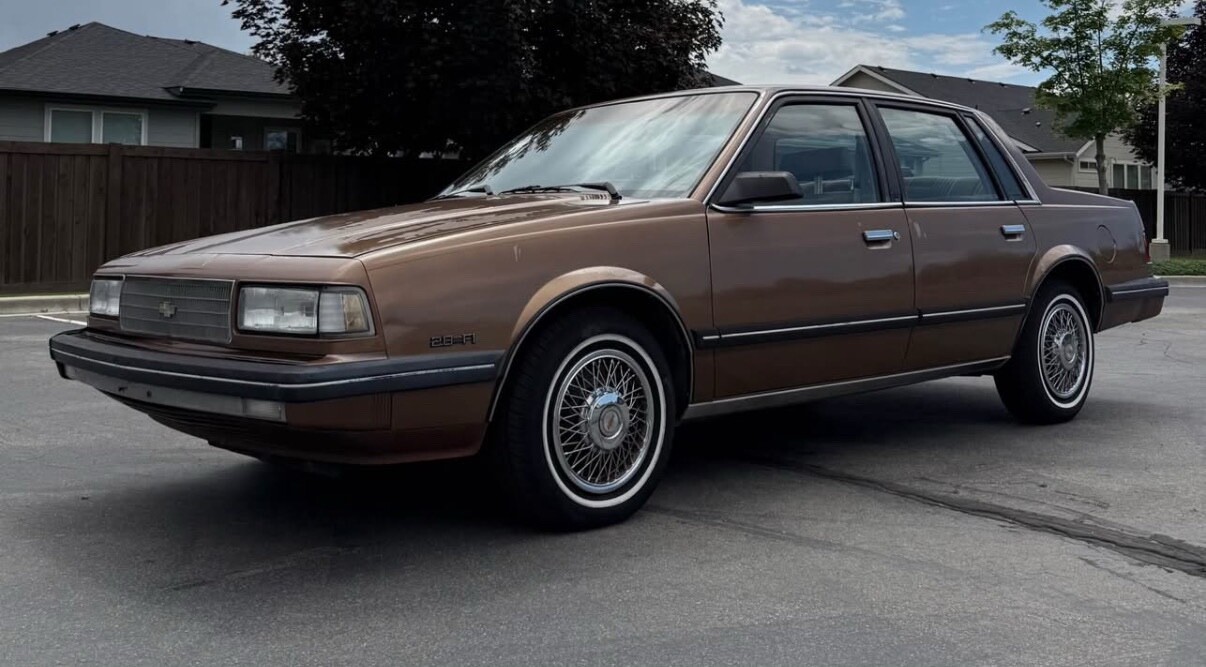 Chevrolet-Celebrity-1987-Sedan-1