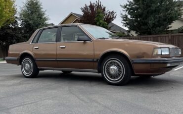 Chevrolet-Celebrity-1987-Sedan