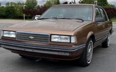 Chevrolet-Celebrity-1987-Sedan-5