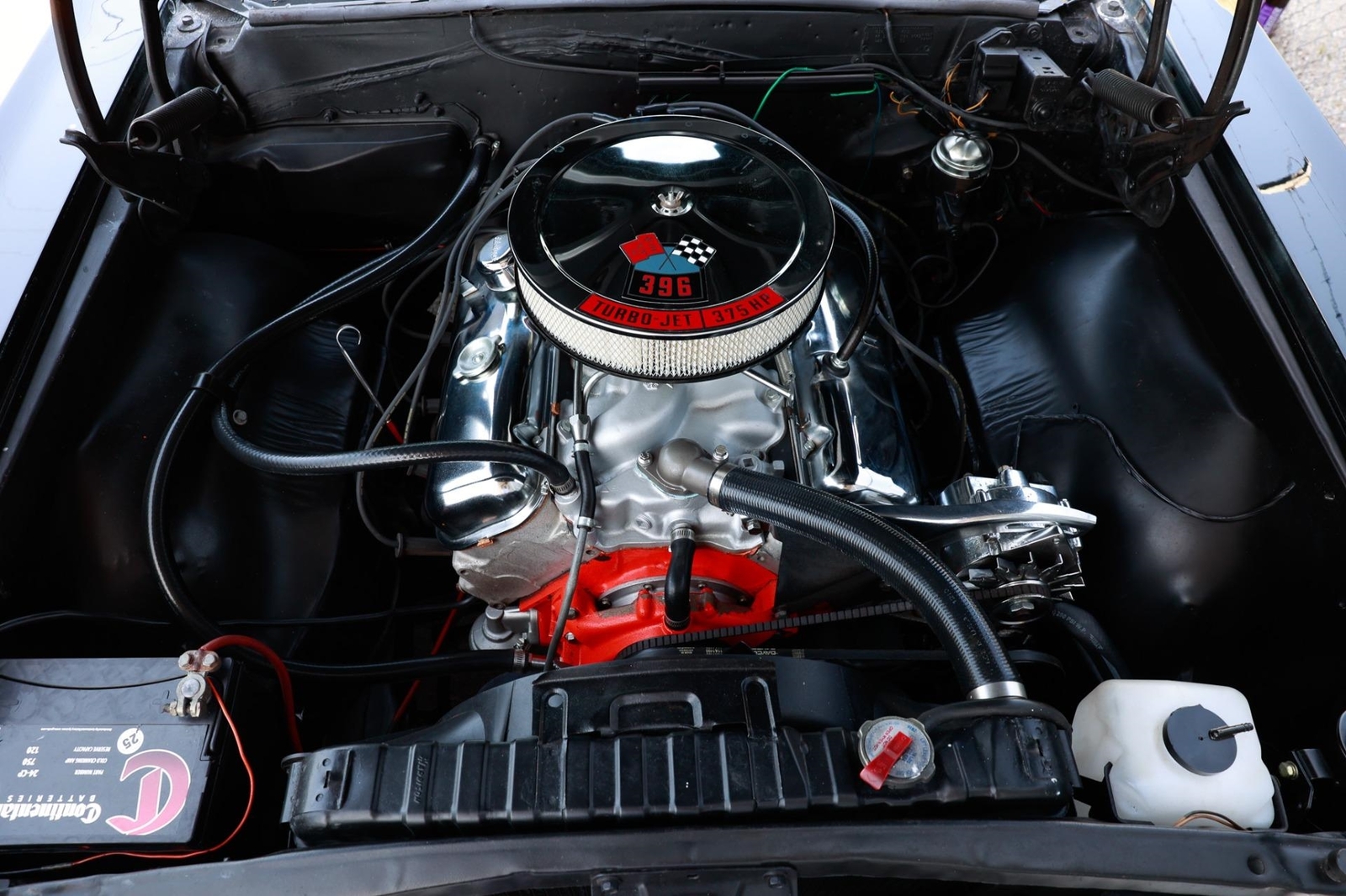 Chevrolet-Chevelle-1966-2-Door-11