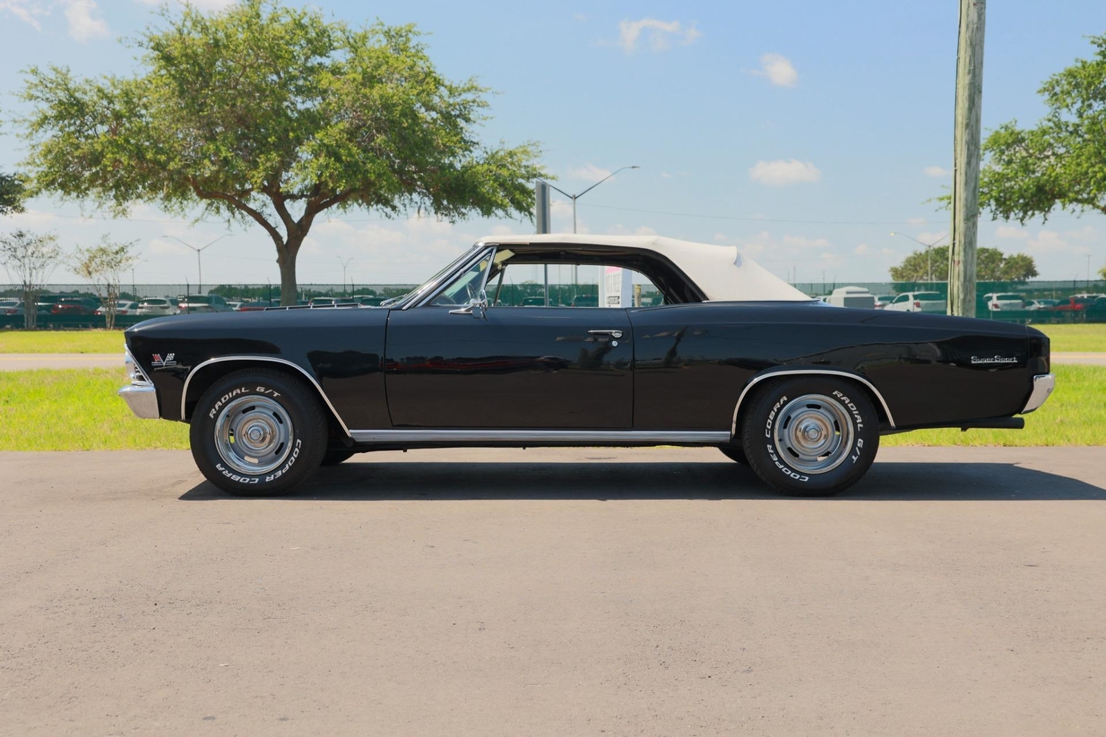 Chevrolet-Chevelle-1966-2-Door-18