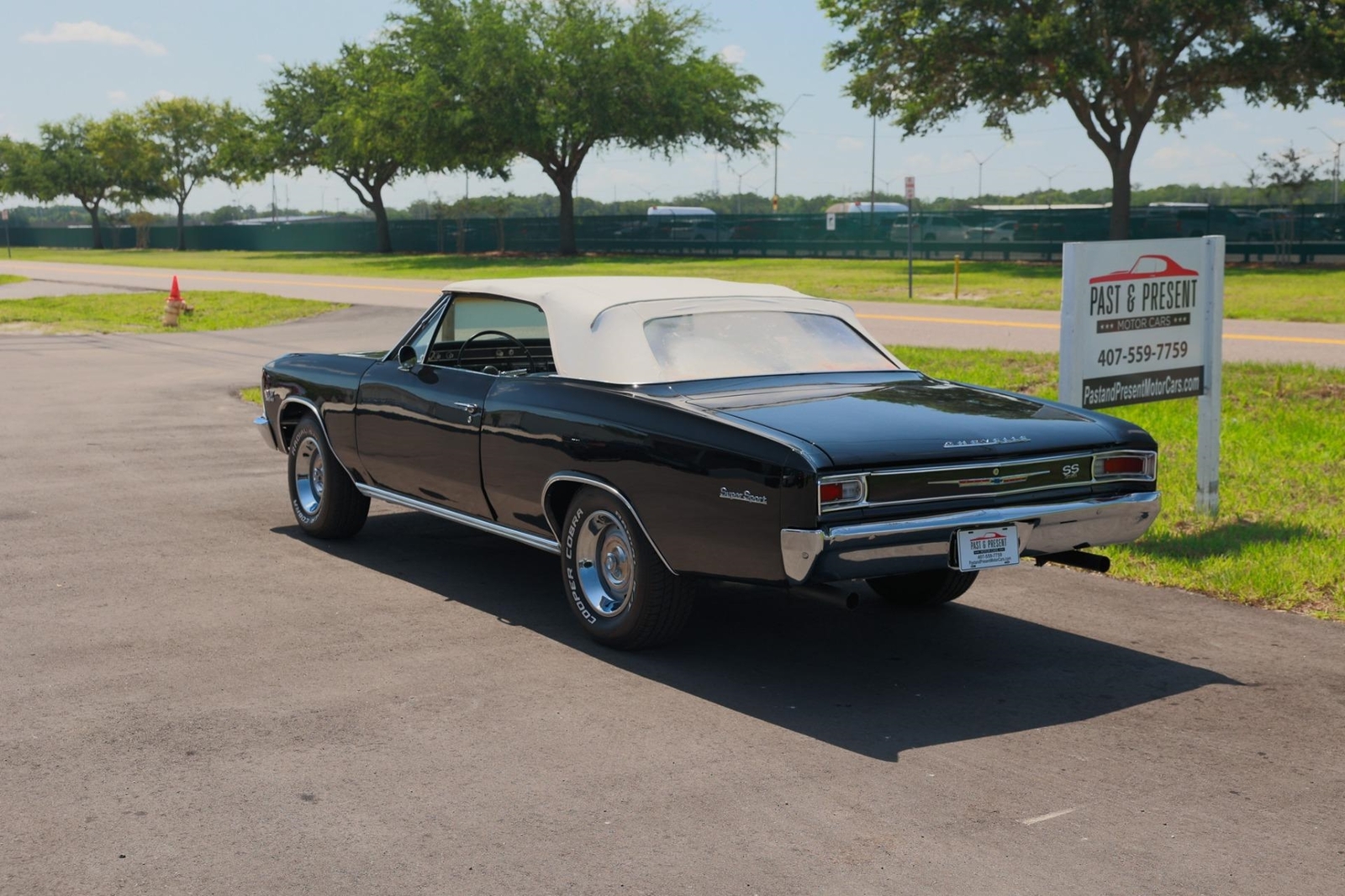 Chevrolet-Chevelle-1966-2-Door-19
