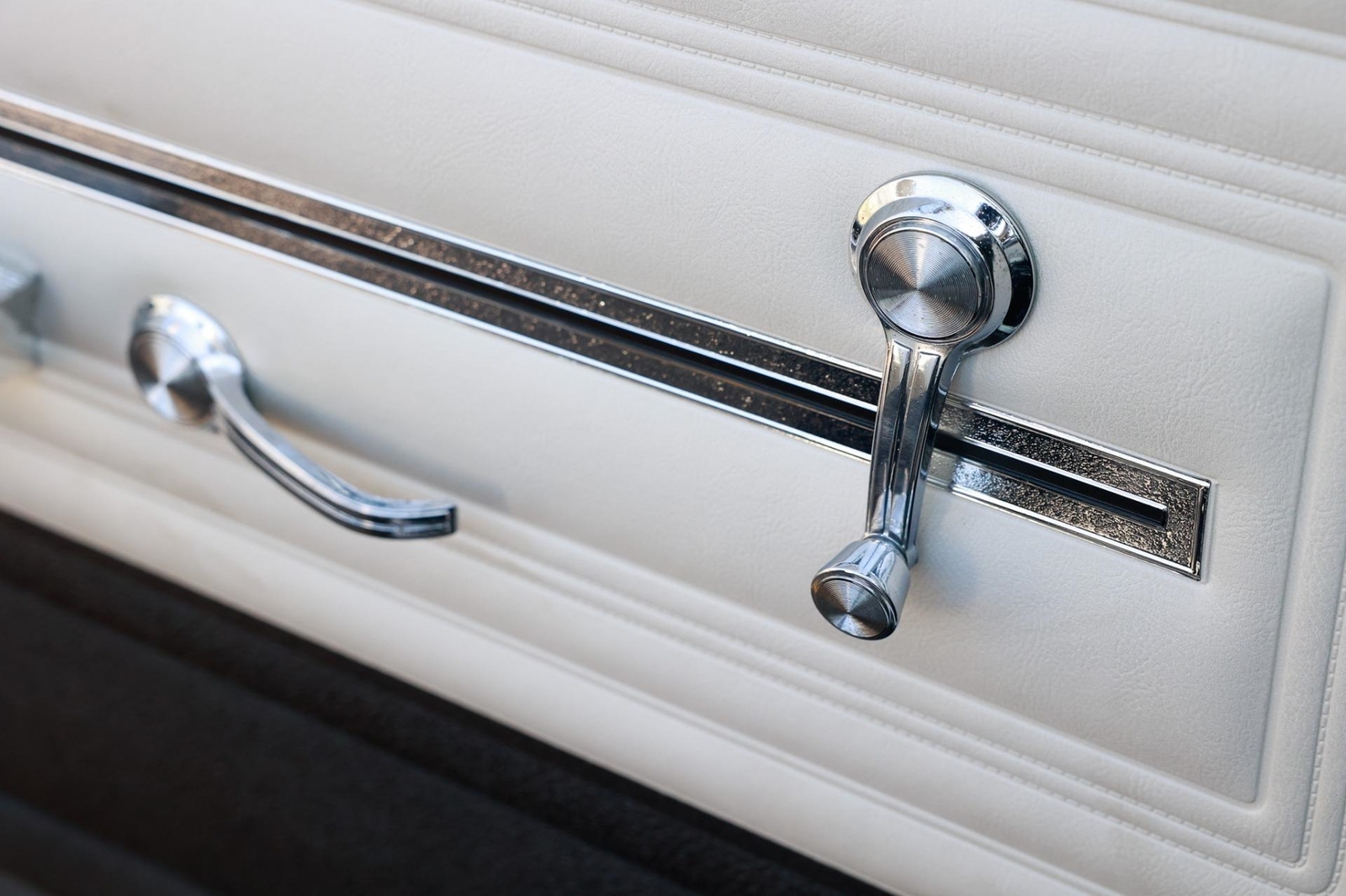 Chevrolet-Chevelle-1966-2-Door-21