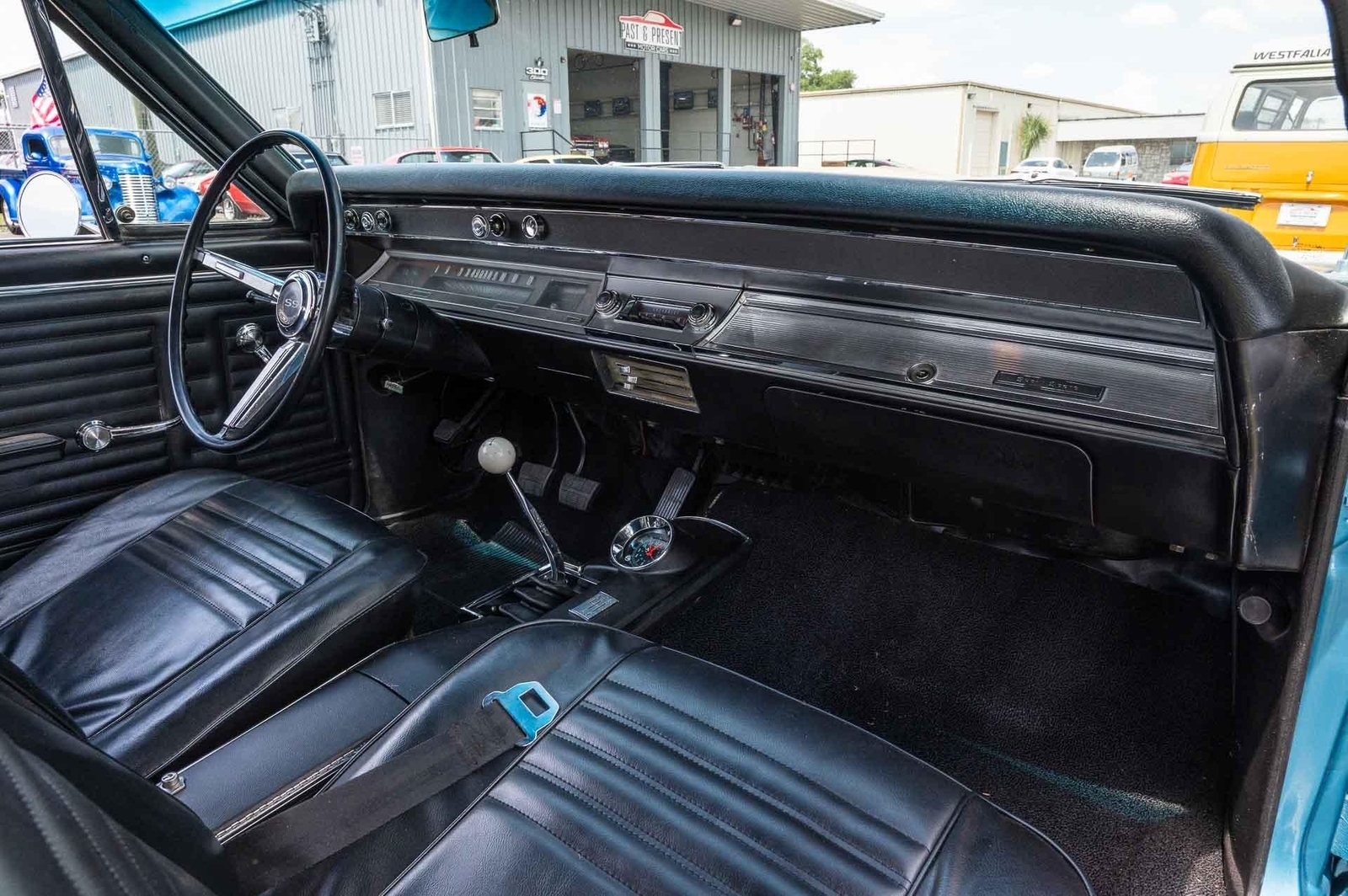 Chevrolet-Chevelle-1967-2-Door-12