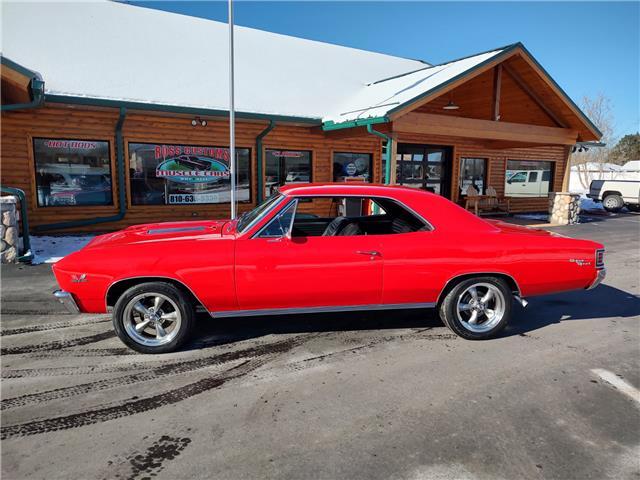 Chevrolet-Chevelle-1967-2-door-coupe-11