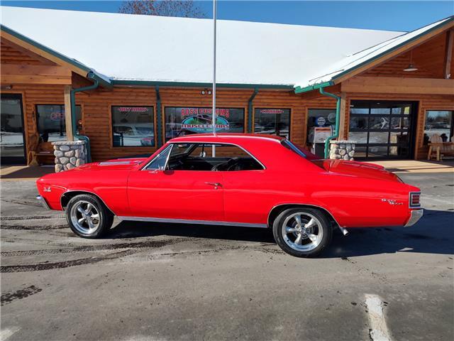 Chevrolet-Chevelle-1967-2-door-coupe-12