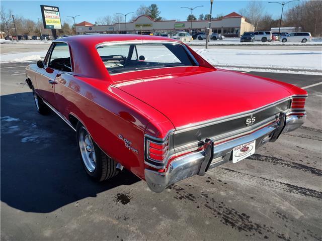 Chevrolet-Chevelle-1967-2-door-coupe-18
