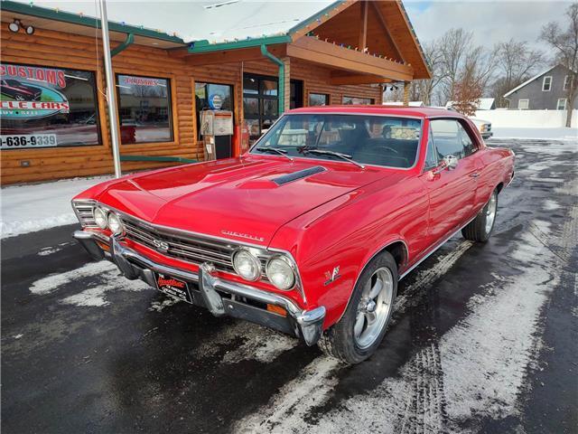 Chevrolet-Chevelle-1967-2-door-coupe-2