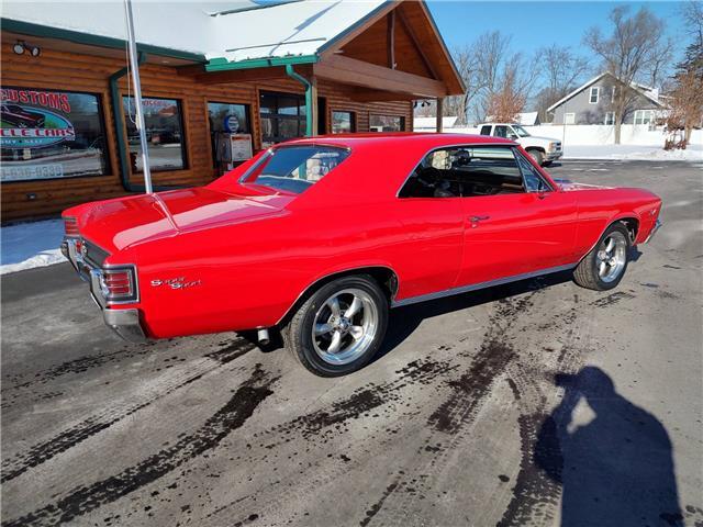 Chevrolet-Chevelle-1967-2-door-coupe-24