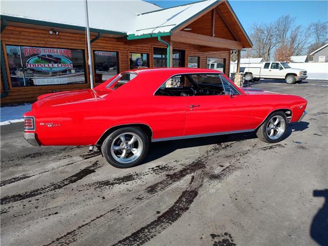 Chevrolet-Chevelle-1967-2-door-coupe-25