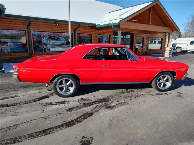 Chevrolet-Chevelle-1967-2-door-coupe-26