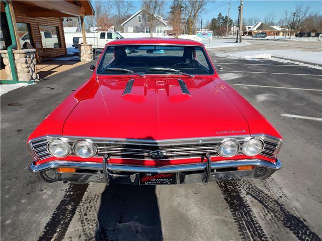 Chevrolet-Chevelle-1967-2-door-coupe-35