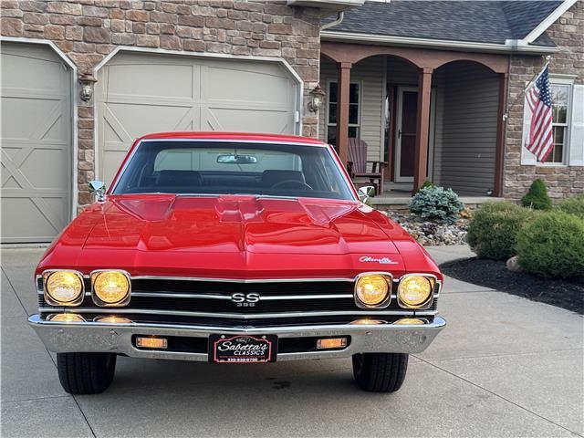 Chevrolet-Chevelle-1969-2-Door-Coupe-1
