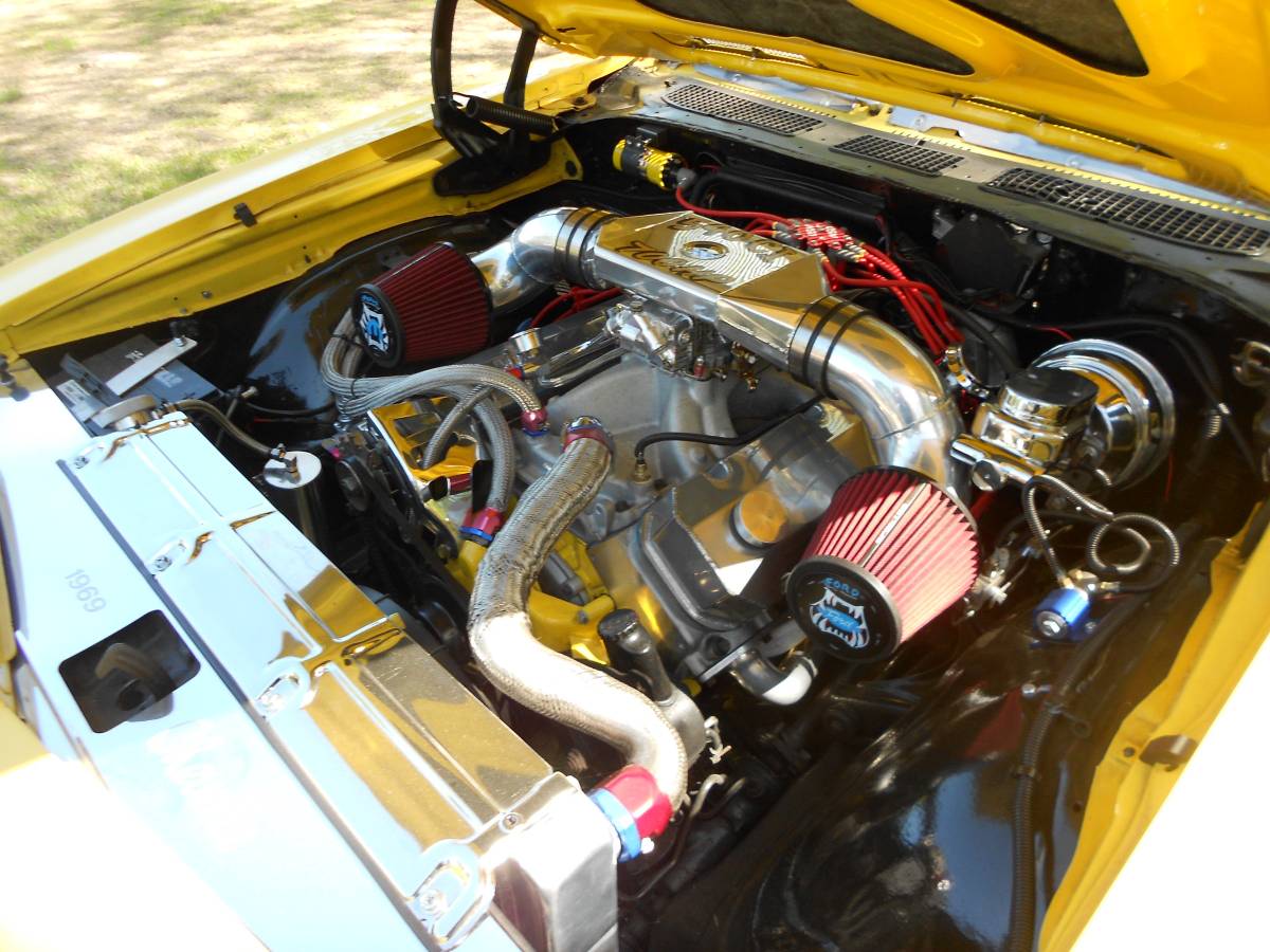 Chevrolet-Chevelle-1969-yellow-7