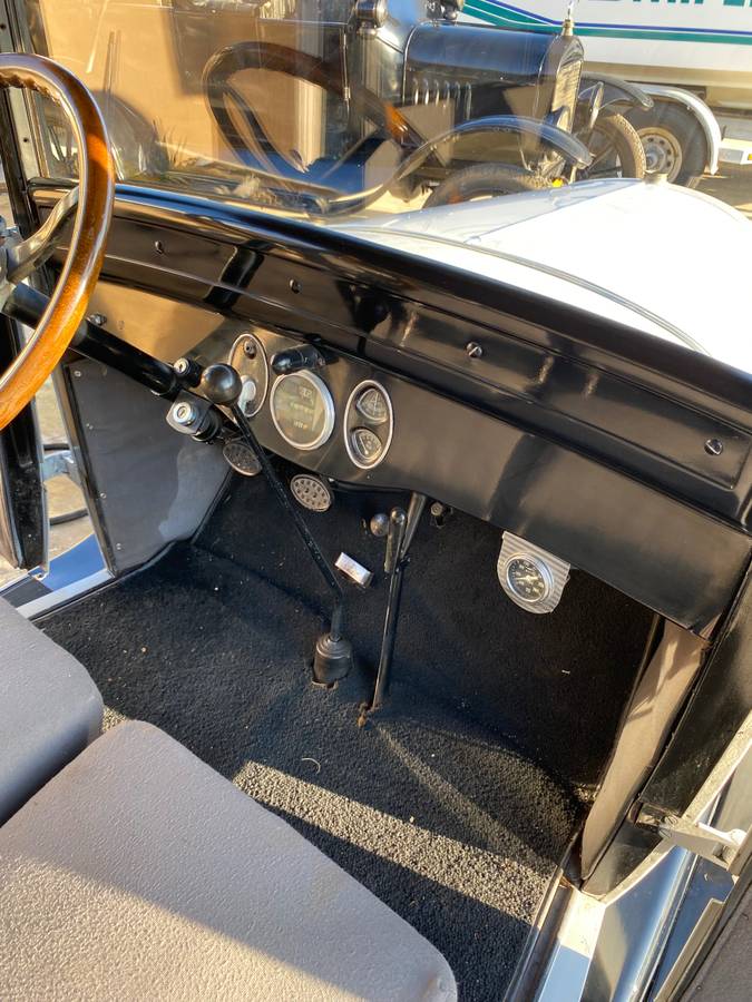Chevrolet-Chevy-1927-4