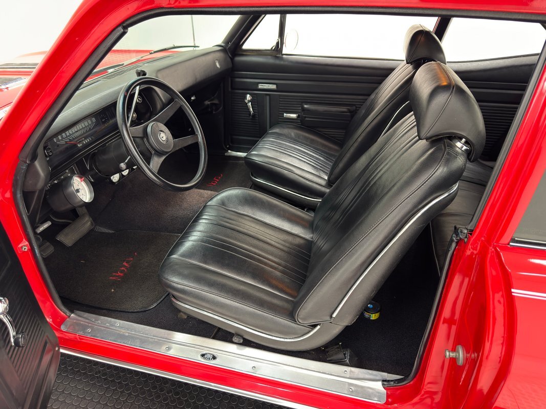 Chevrolet-Chevy-II-1968-Sedan-32