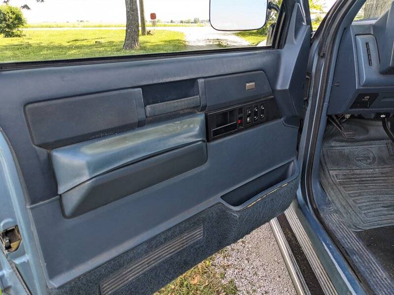 Chevrolet-Ck-2500-series-c2500-silverado-1988-blue-11