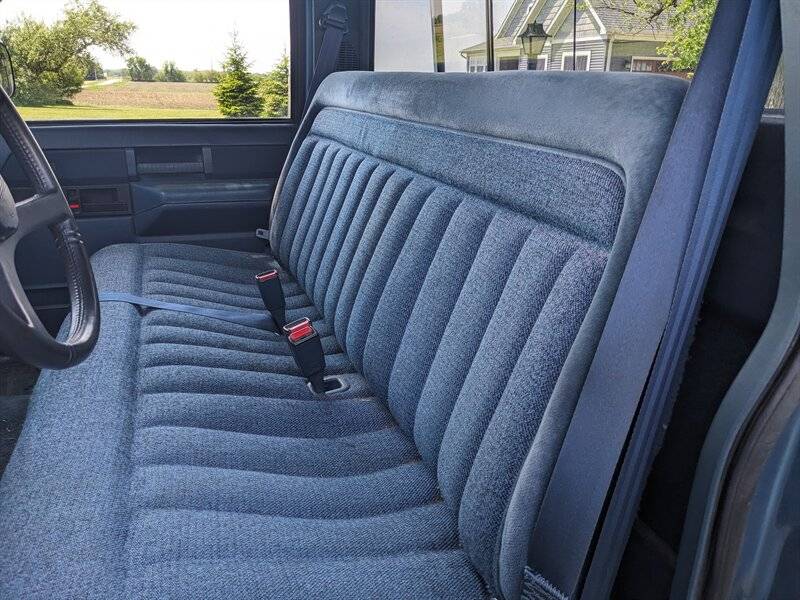 Chevrolet-Ck-2500-series-c2500-silverado-1988-blue-13