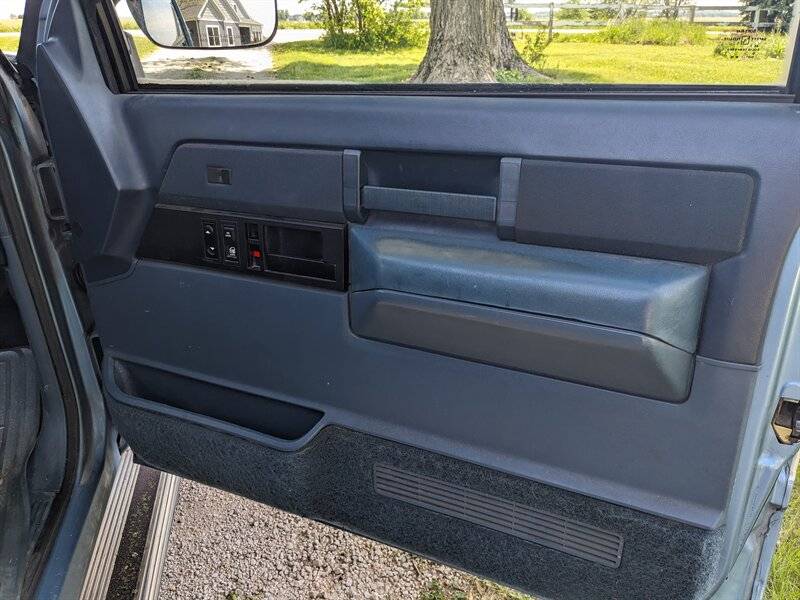 Chevrolet-Ck-2500-series-c2500-silverado-1988-blue-6