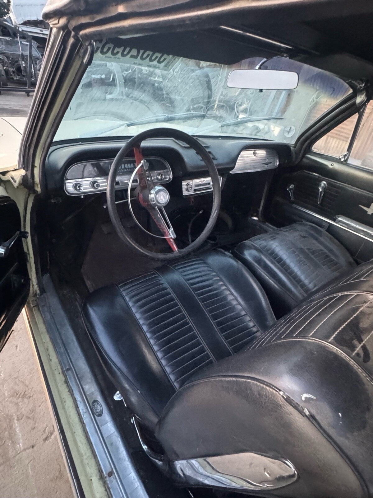 Chevrolet-Corvair-1964-25